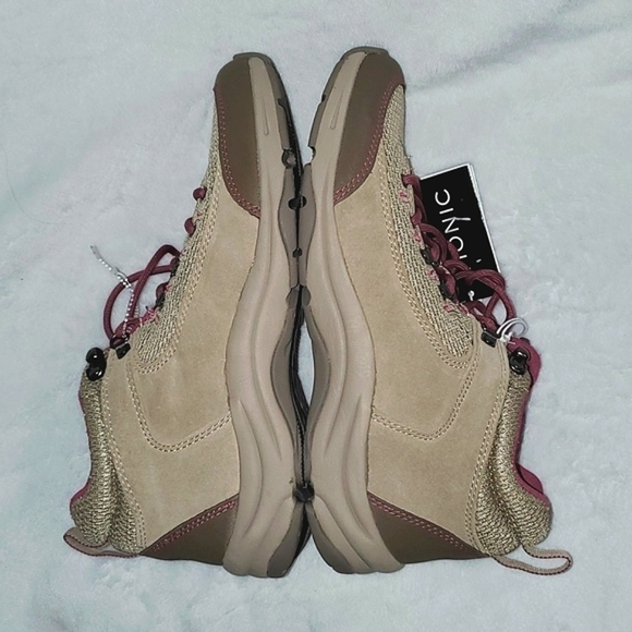 NWT Vionic Cypress Water-Resistant Hiking Sneakers Women's Size 9 - Picture 6 of 10